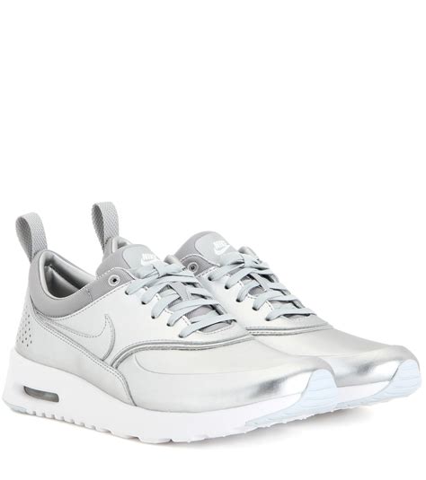 nike zilver sneakers|silver nike sneakers for women.